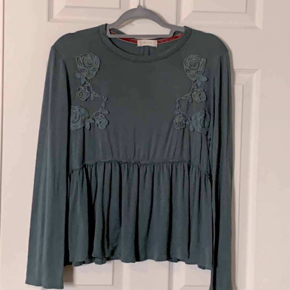 LN Altar’d State extra soft peplum top